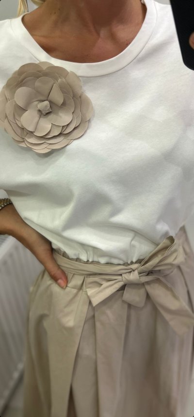 Šaty LAURA bielo-béžové s kvetom